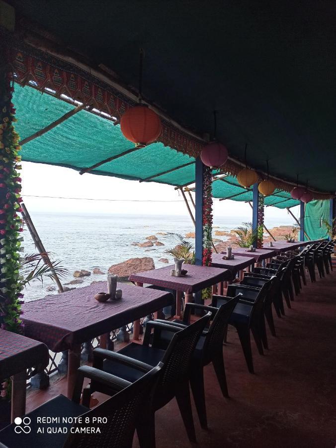 Om Ganesh Naik Guest House Arambol Exterior foto